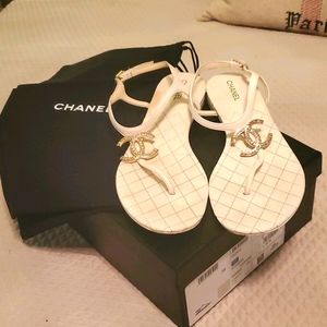 Chanel thongs